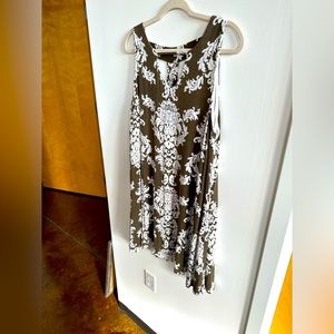 Francescas Collections | Ayla Brocade Keyhole Mini Dress